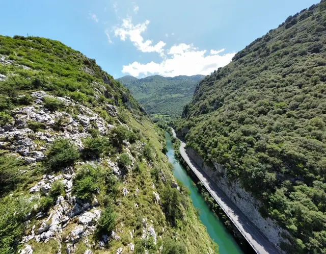 Vista aérea del Río Cares a su paso por Niserias Asturias